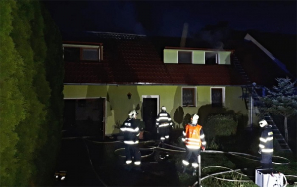 Požár rodinného domu v Čáslavi způsobil škody za půl druhého milionu